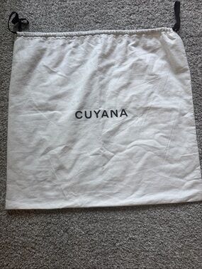 Cuyana Cream Cotton Drawstring Bag with Black Logo-Replacement Storage Pouch